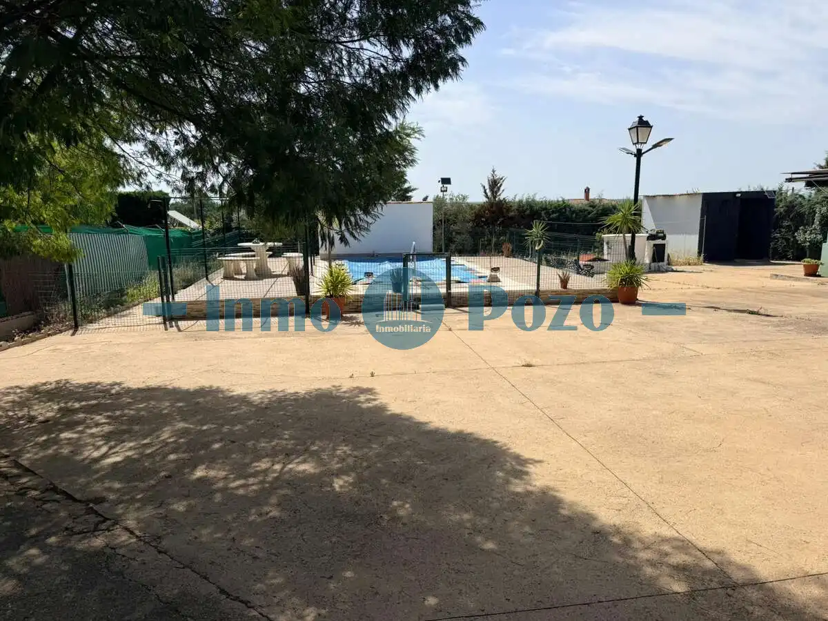 Chalet con piscina en venta en Almendralejo, imagen 5