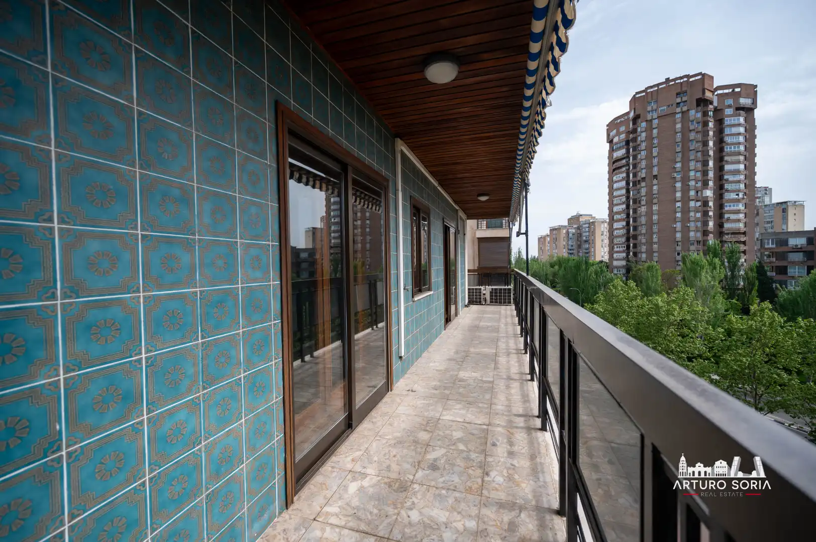 Terraza de Piso de alquiler en Madrid con Aire acondicionado y Piscina comunitaria