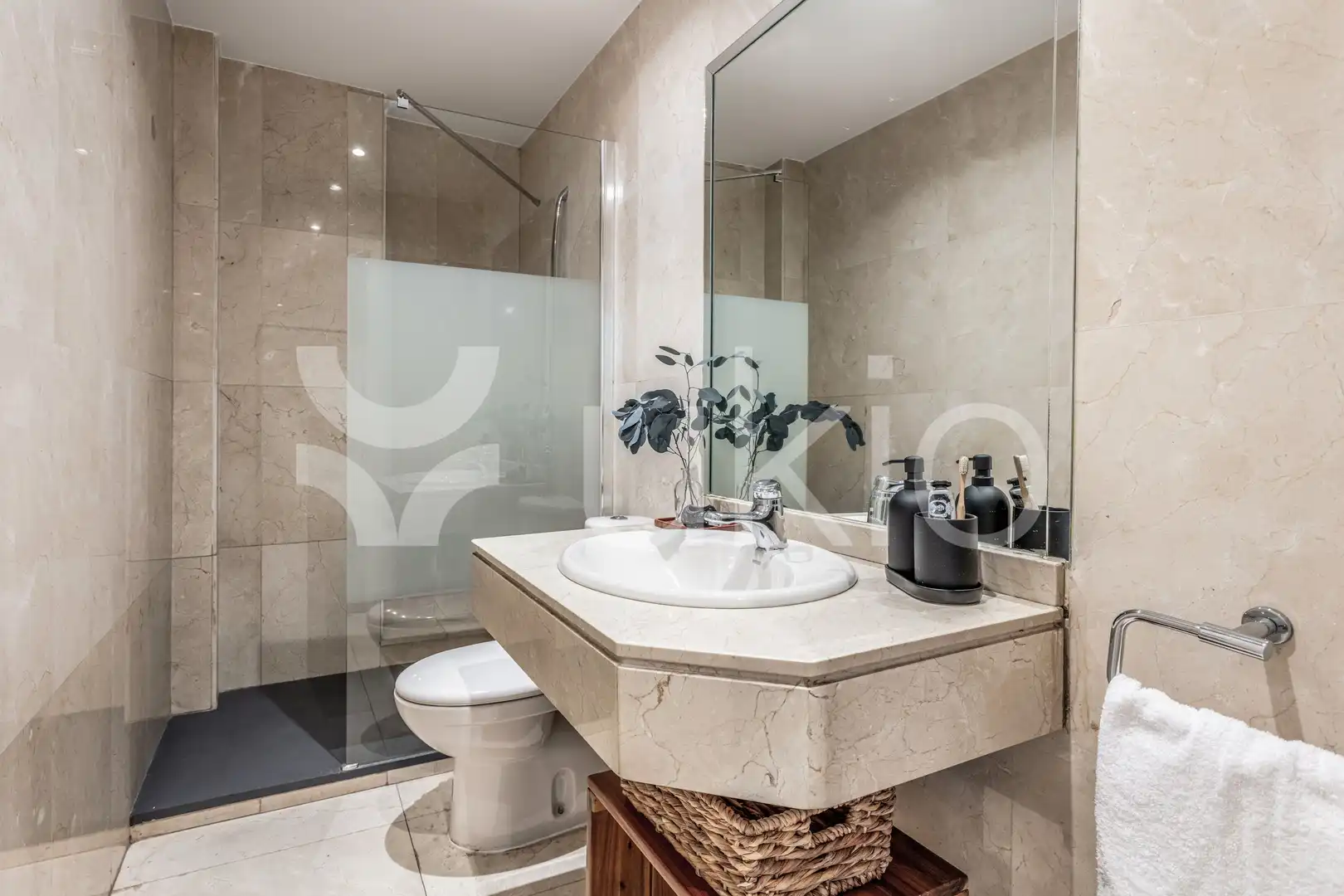 Bathroom of Apartments for rent in Madrid  with Air Conditioner, Heating and Terrace