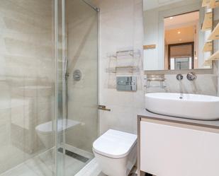 Bathroom of Flat for sale in  Madrid Capital  with Heating