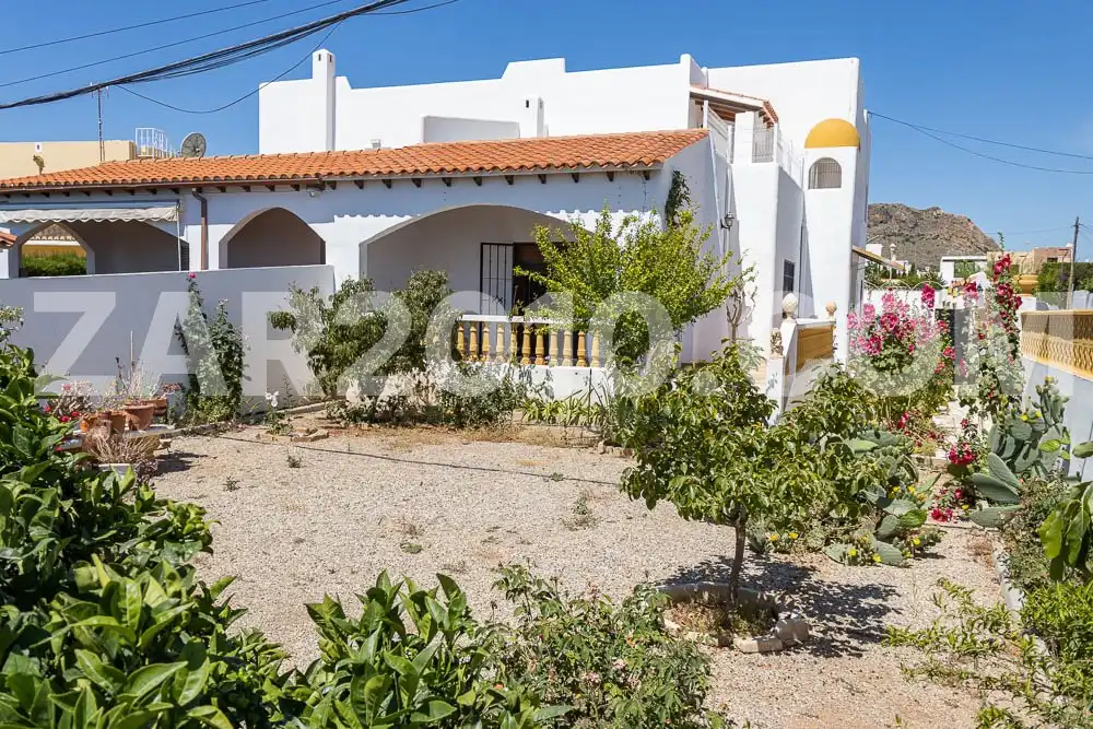Chalet con jardín en venta en Calle Tomillo, imagen 3
