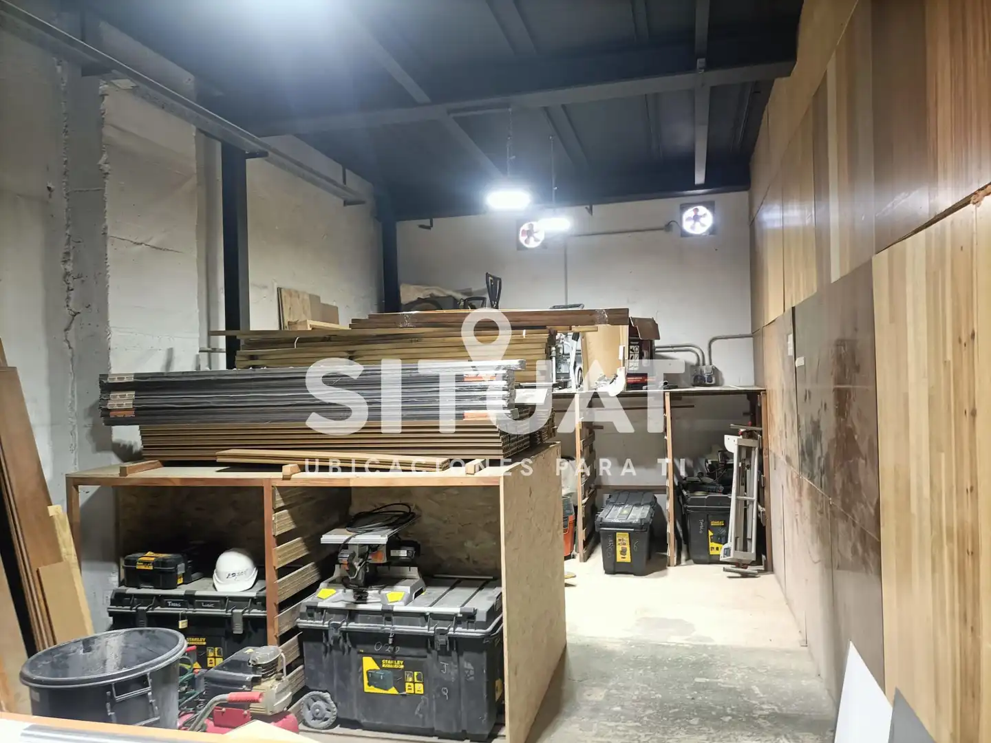 Nave industrial en venta en Sant Andreu de la Barca con Calefacción y Alarma