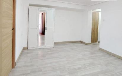Bedroom of Flat for sale in  Valencia Capital  with Balcony