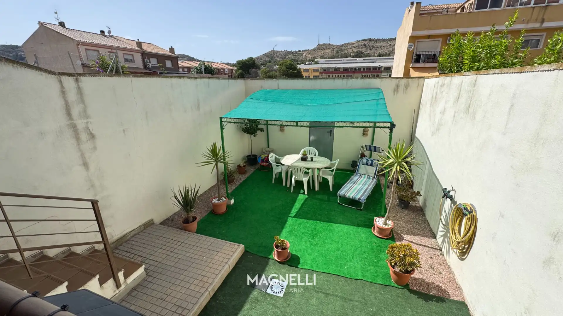 Jardín de Casa adosada en venta en Elda con Jardín privado, Amueblado y Balcón