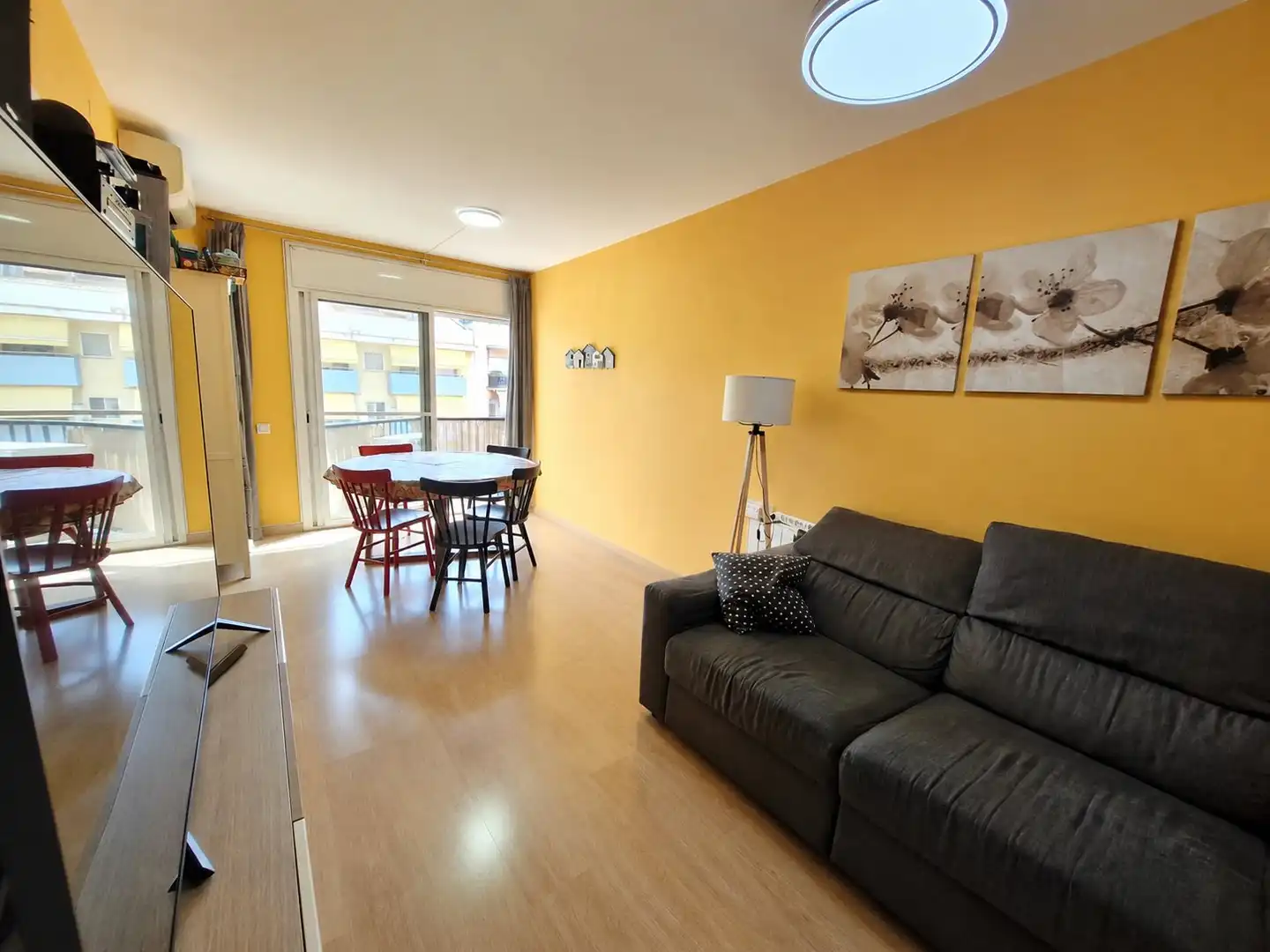 Sala de estar de Piso en venta en Molins de Rei con Aire acondicionado, Calefacción y Parquet