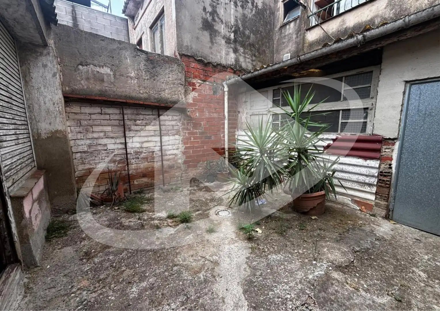Exterior view of Houses for sale in Sabadell