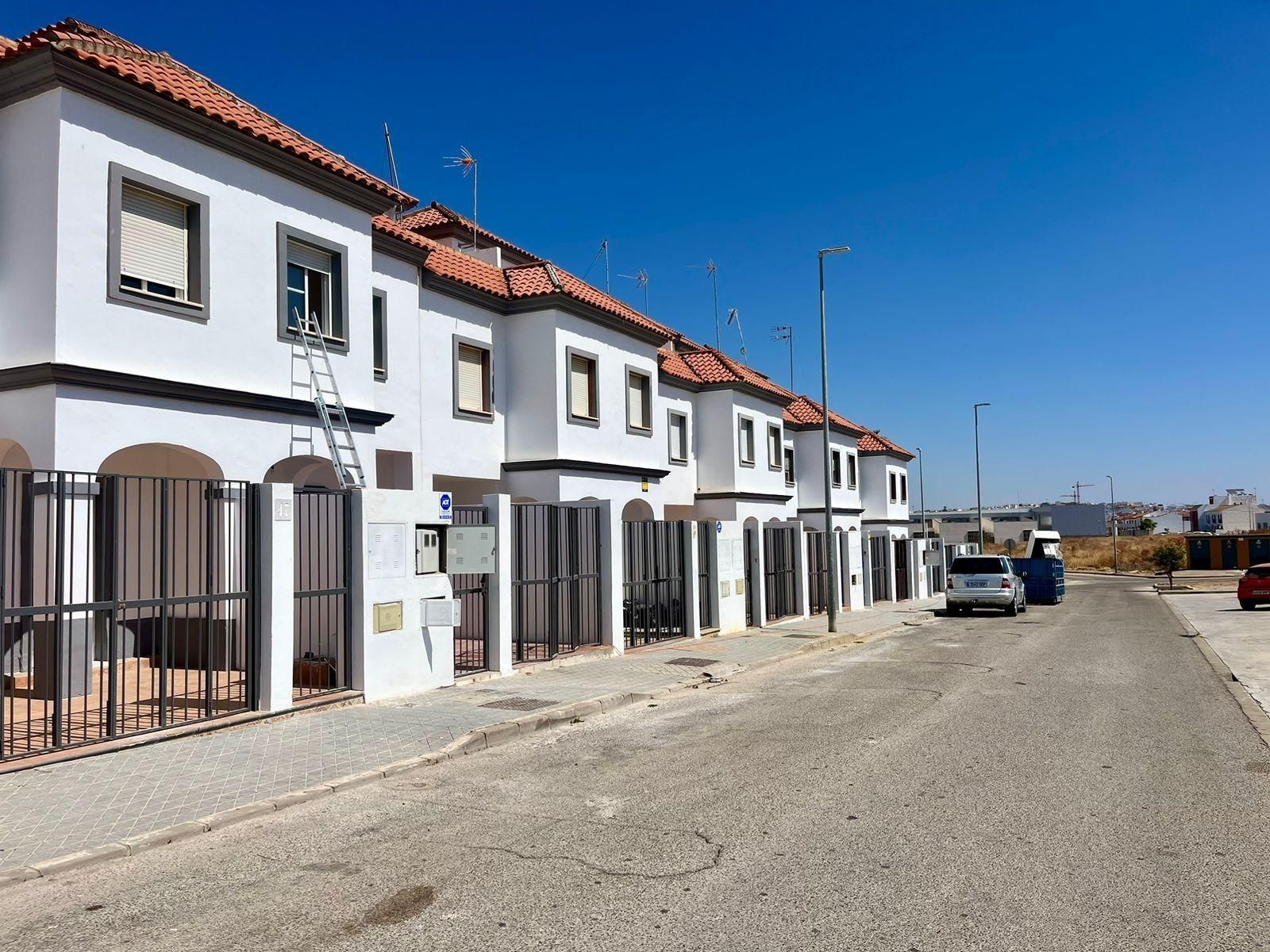 Vista exterior de Casa adosada en venda en Mairena del Alcor