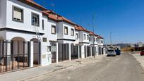 Vista exterior de Casa adosada en venda en Mairena del Alcor