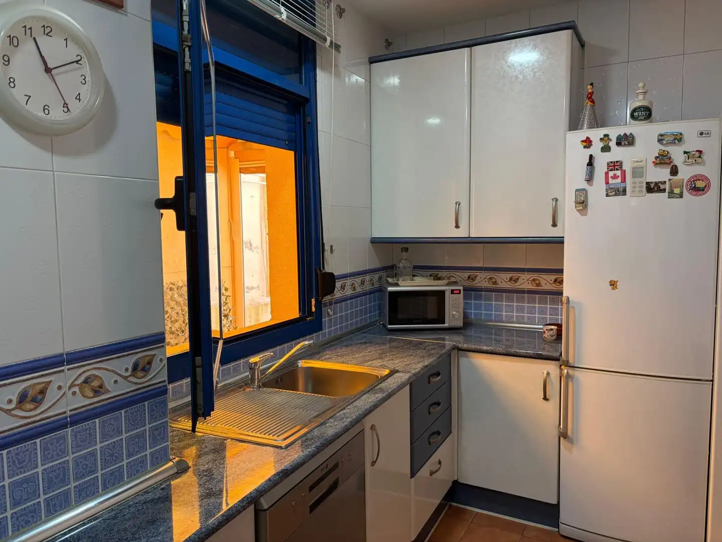 Cuina de Casa o xalet en venda en Madrid amb Aire condicionat, Calefacció i Jardí privat