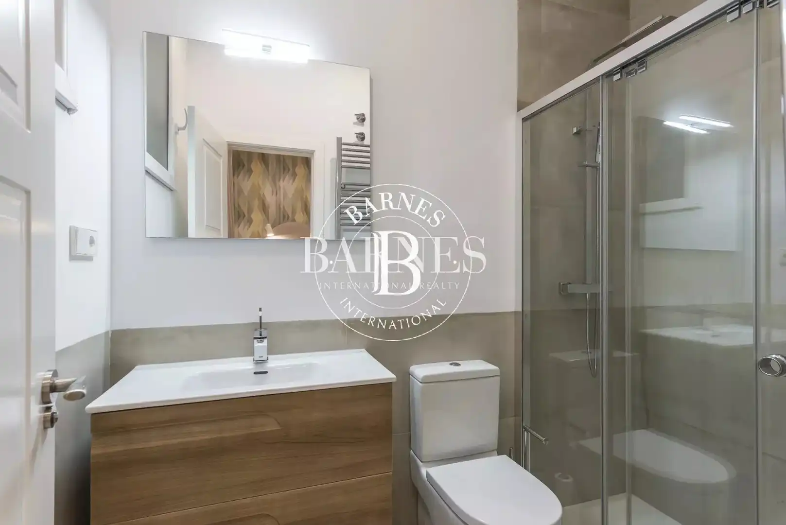 Badezimmer von Wohnung zur Miete in Madrid mit Klimaanlage, Heizung und Abstellraum