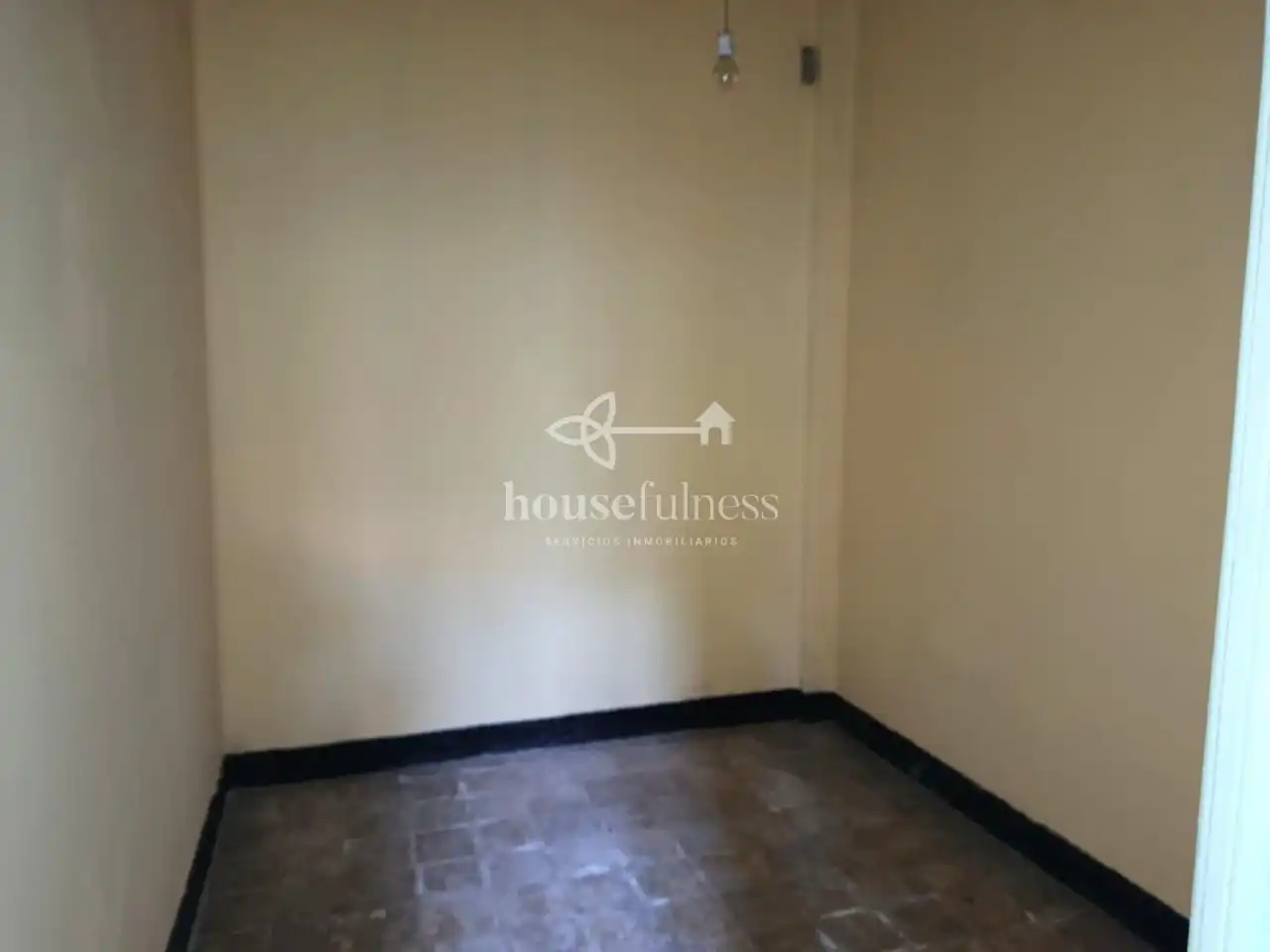 Habitación de Edificio en venta en Ferrol