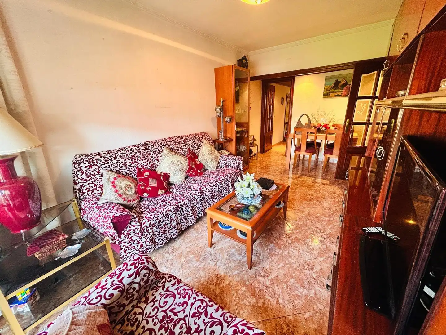 Sala de estar de Piso en venta en L'Hospitalet de Llobregat con Amueblado y Balcón