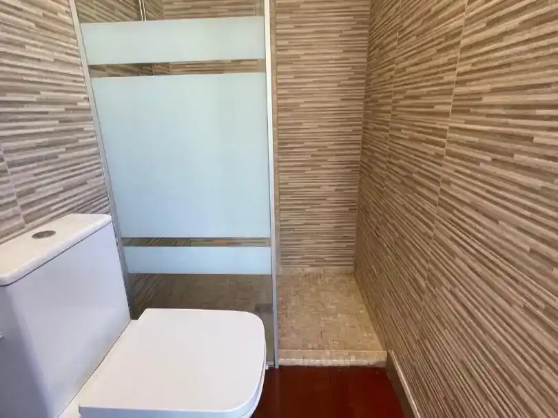 Badezimmer von Wohnung zur Miete in Oviedo 
