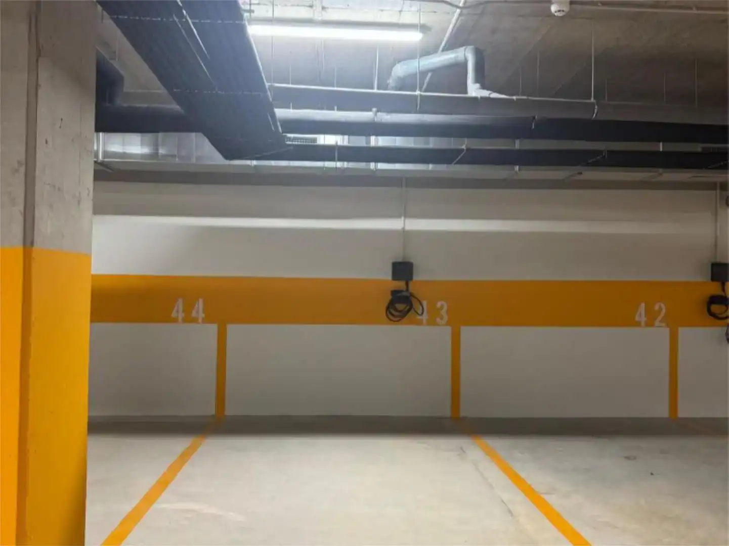 Parkplatz von Wohnung zum Verkauf in Oleiros mit Klimaanlage, Schwimmbad und Balkon