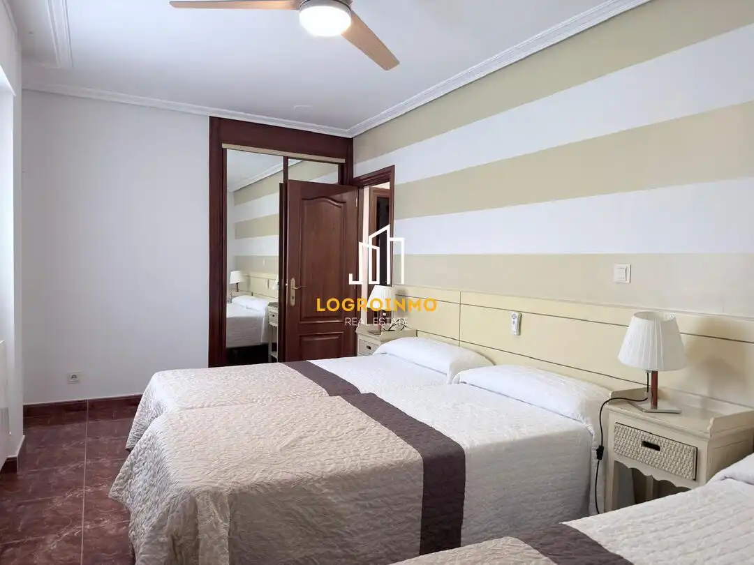 Habitación de Casa o chalet en venta en El Redal con Calefacción, Trastero y Piscina