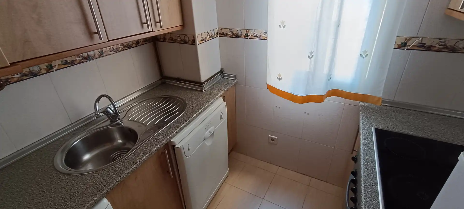 Cocina de Dúplex en venta en El Molar (Madrid) con Calefacción, Amueblado y Horno