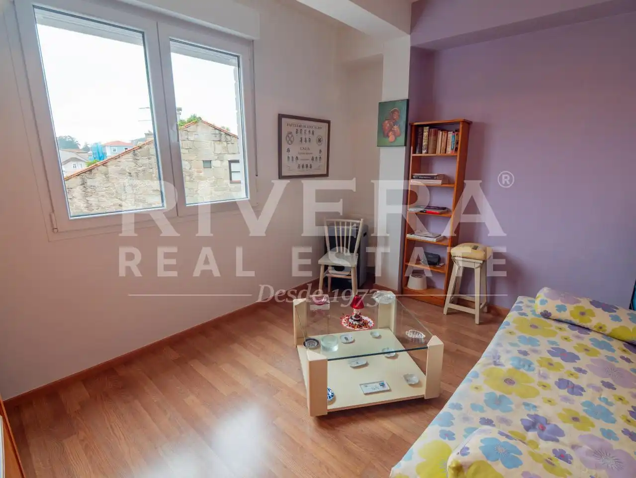 Sala de estar de Piso en venta en Vilanova de Arousa con Calefacción, Trastero y Amueblado