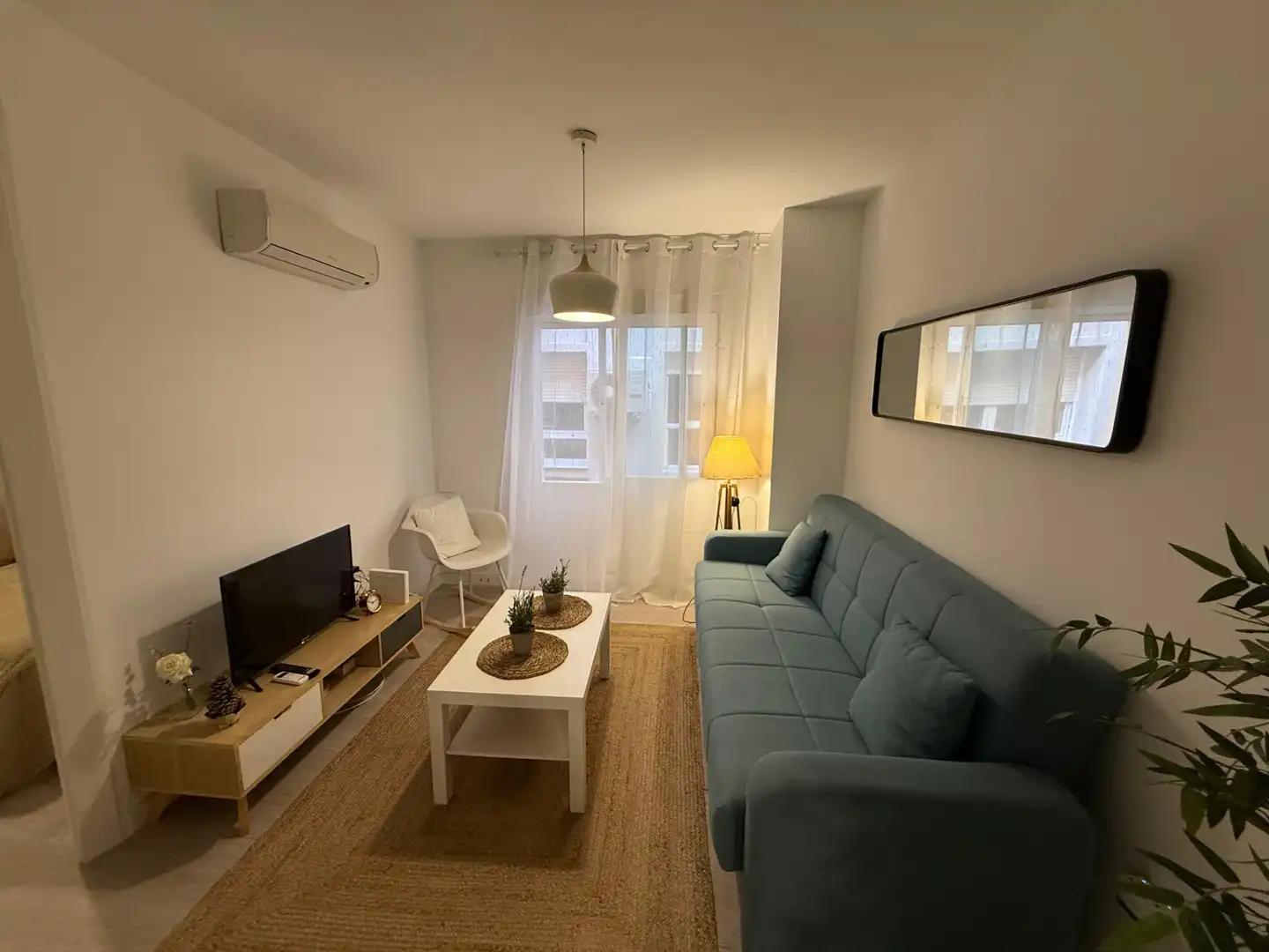 Wohnzimmer von Wohnung zur Miete in Granada mit Klimaanlage, Heizung und Terrasse