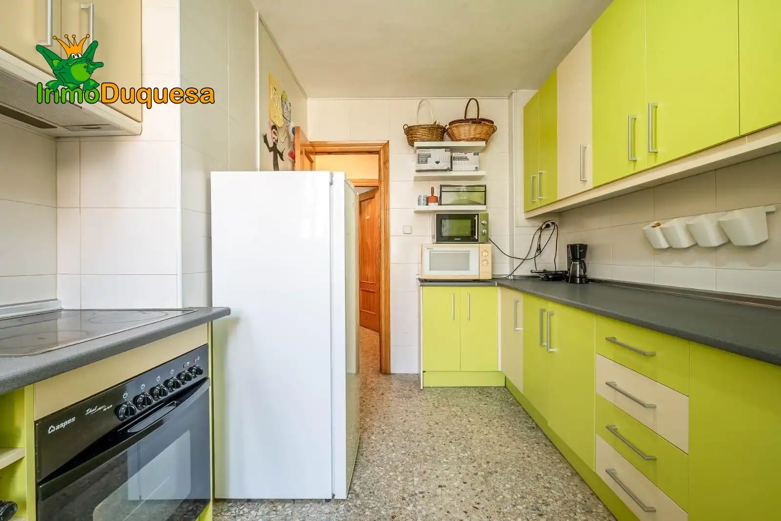 Kitchen of Flat for sale in Granada  with Air Conditioner, Heating and Terrace