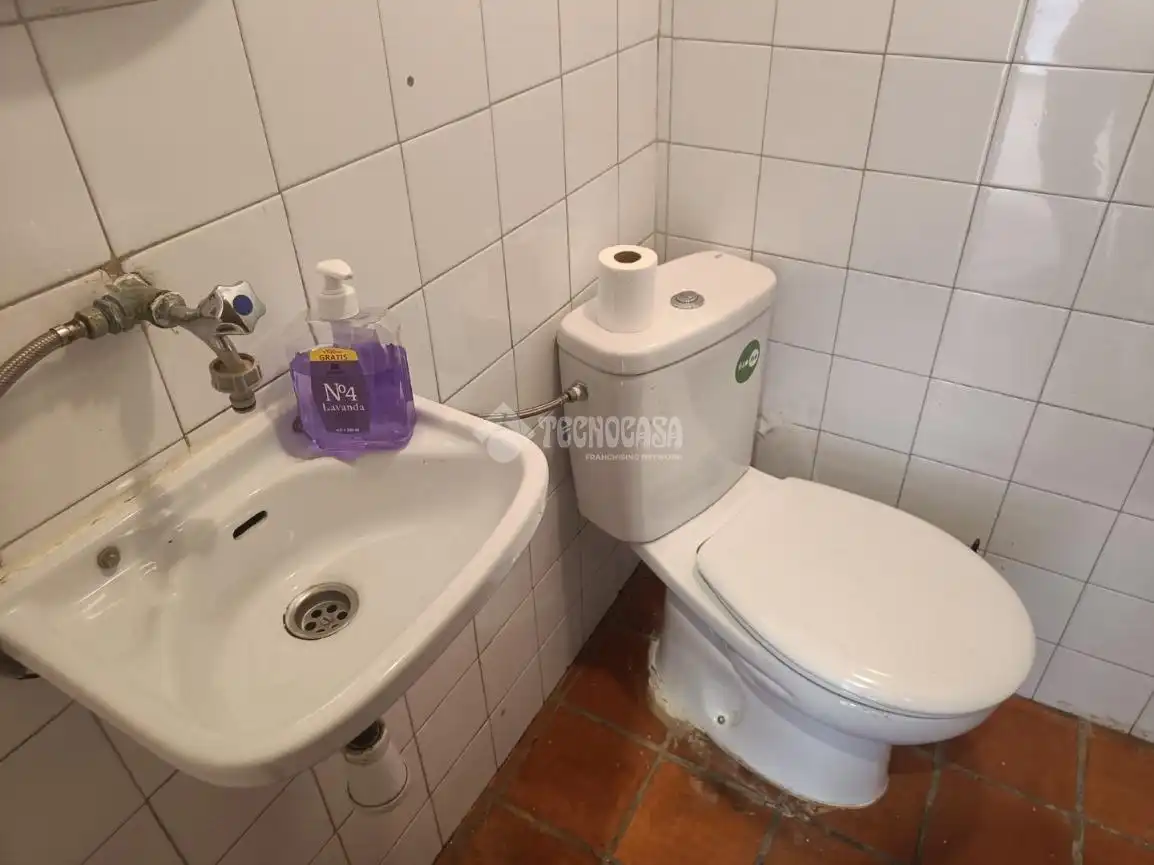 Baño de Local de alquiler en Zaragoza
