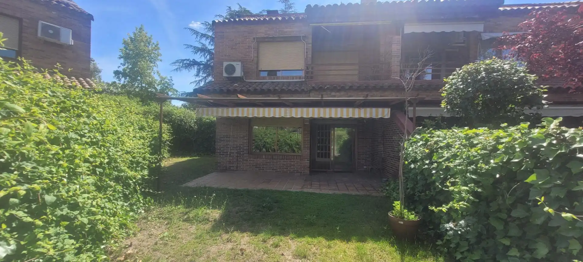 Jardí de Casa adosada de lloguer en Majadahonda amb Calefacció, Jardí privat i Parquet