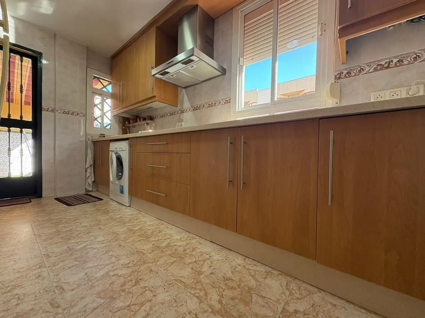 Kitchen of Detached homes for sale in Algeciras  with Air Conditioner, Terrace and Storage room