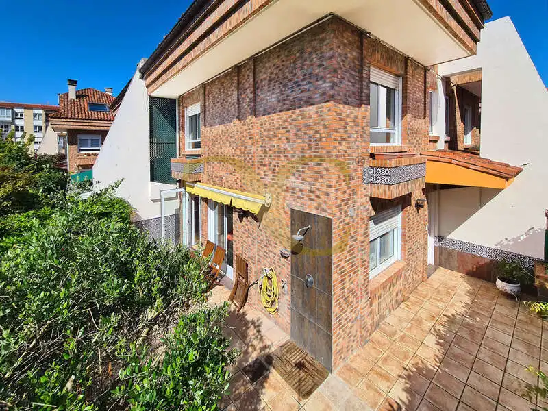 Vista exterior de Casa o xalet en venda en Ribadesella amb Calefacció i Terrassa