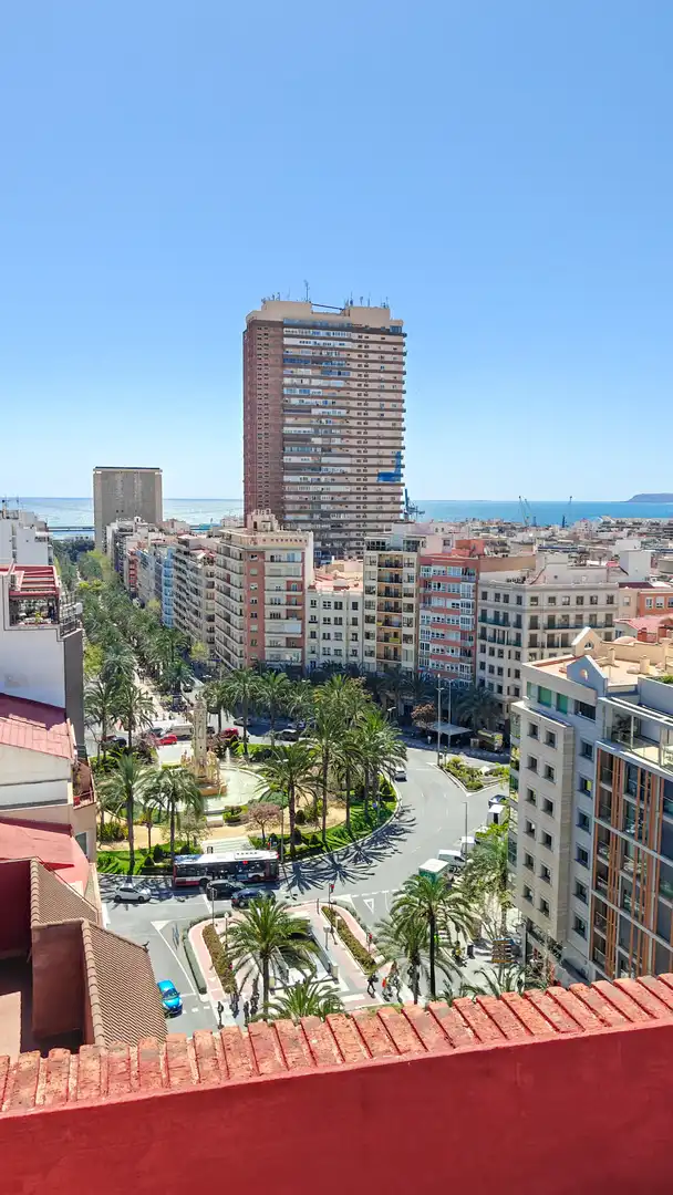 Vista exterior de Pis en venda en Alicante / Alacant amb Aire condicionat i Terrassa