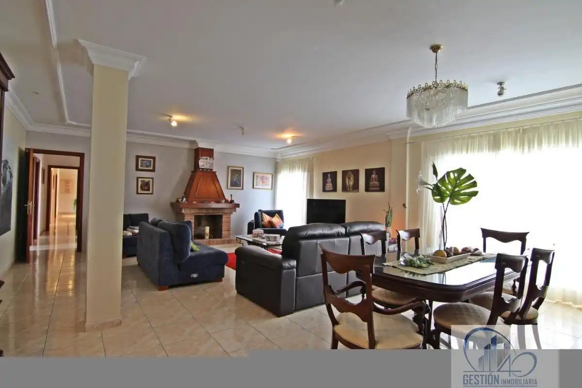 Sala de estar de Edificio en venta en La Orotava