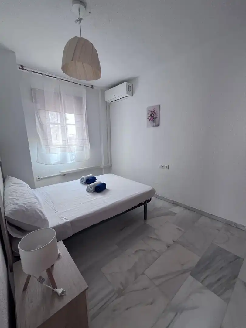 Habitación de Dúplex de alquiler en Granada con Amueblado