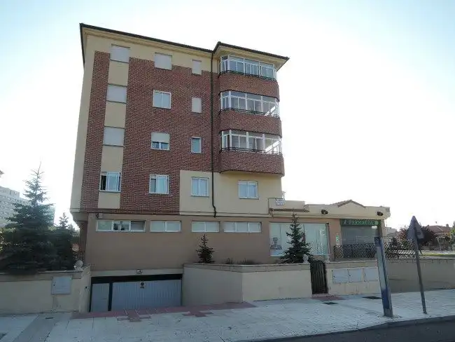 Vista exterior de Pis en venda en Ávila