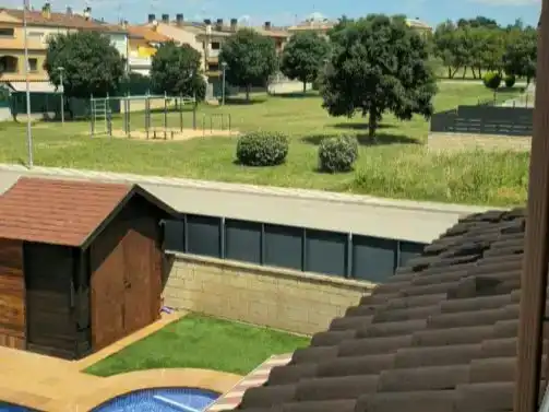 Vista exterior de Casa o xalet en venda en Llagostera amb Aire condicionat, Piscina i Balcó