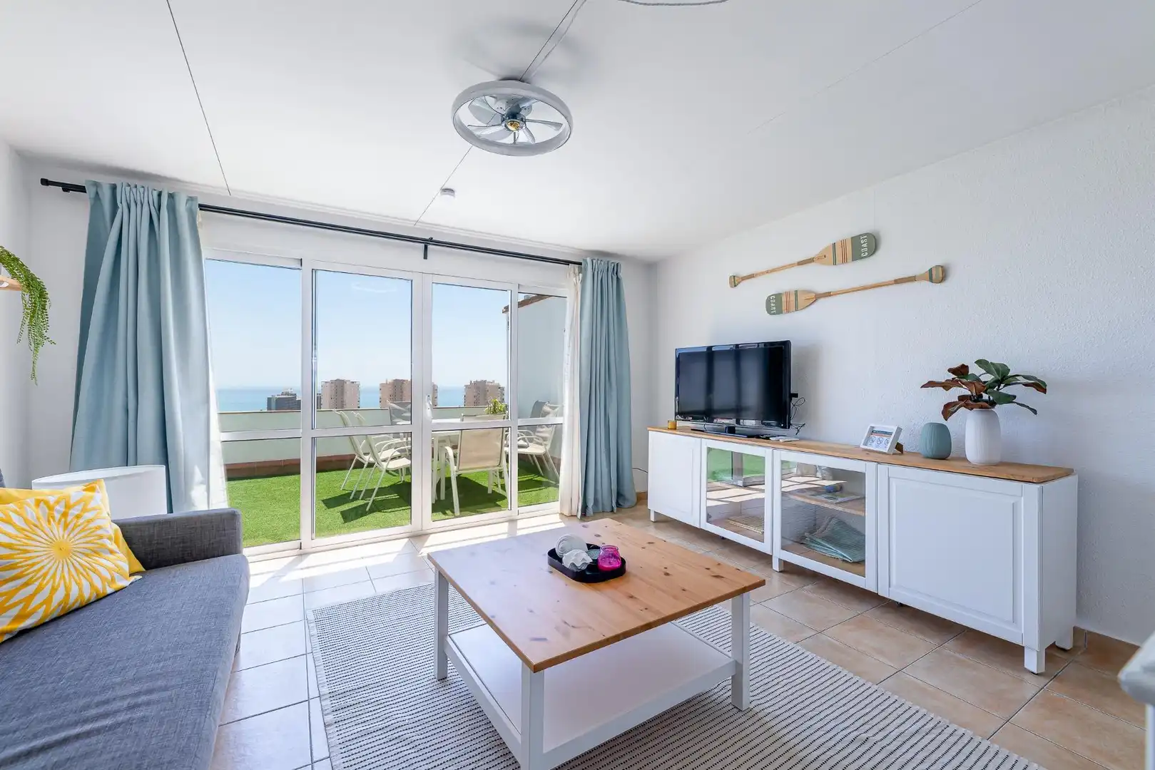 Sala d'estar de Àtic en venda en Torremolinos amb Aire condicionat, Terrassa i Piscina comunitària
