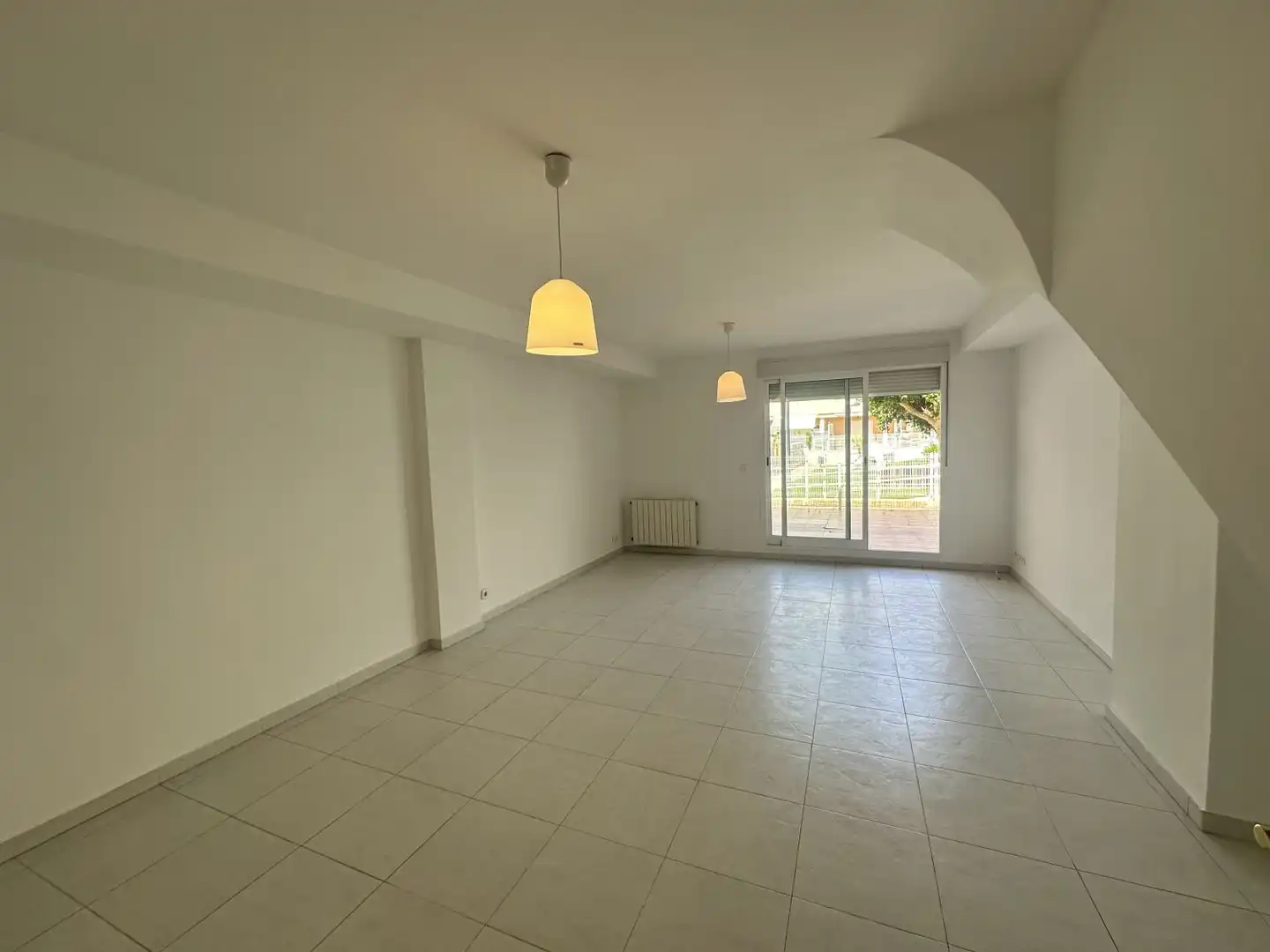 Sala d'estar de Casa adosada de lloguer en Almenara amb Calefacció, Terrassa i Balcó