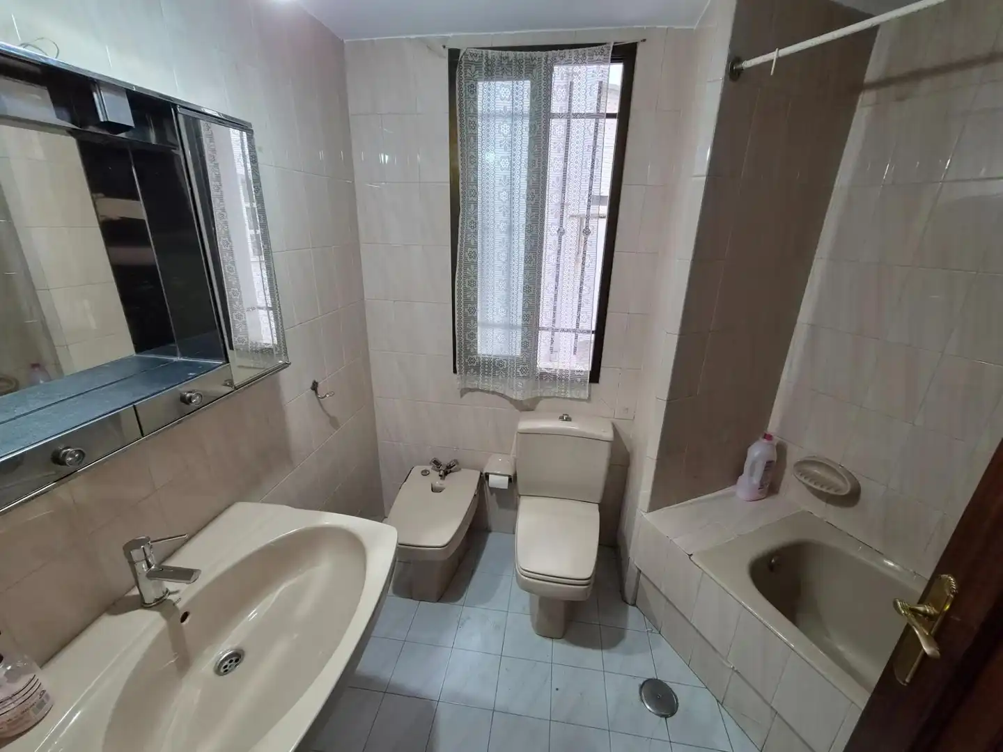 Badezimmer von Wohnungen zur Miete in Ponferrada mit Terrasse und Möbliert