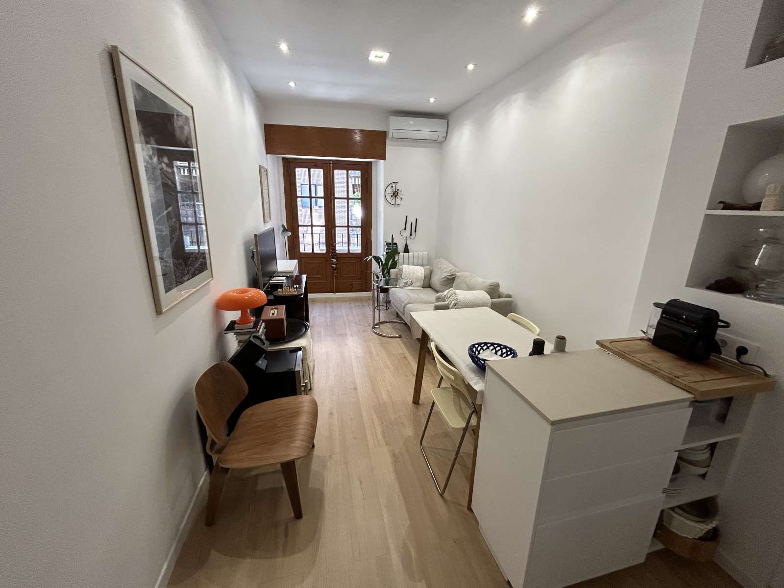 Living room of Apartment to share in  Madrid Capital  with Air Conditioner, Heating and Terrace