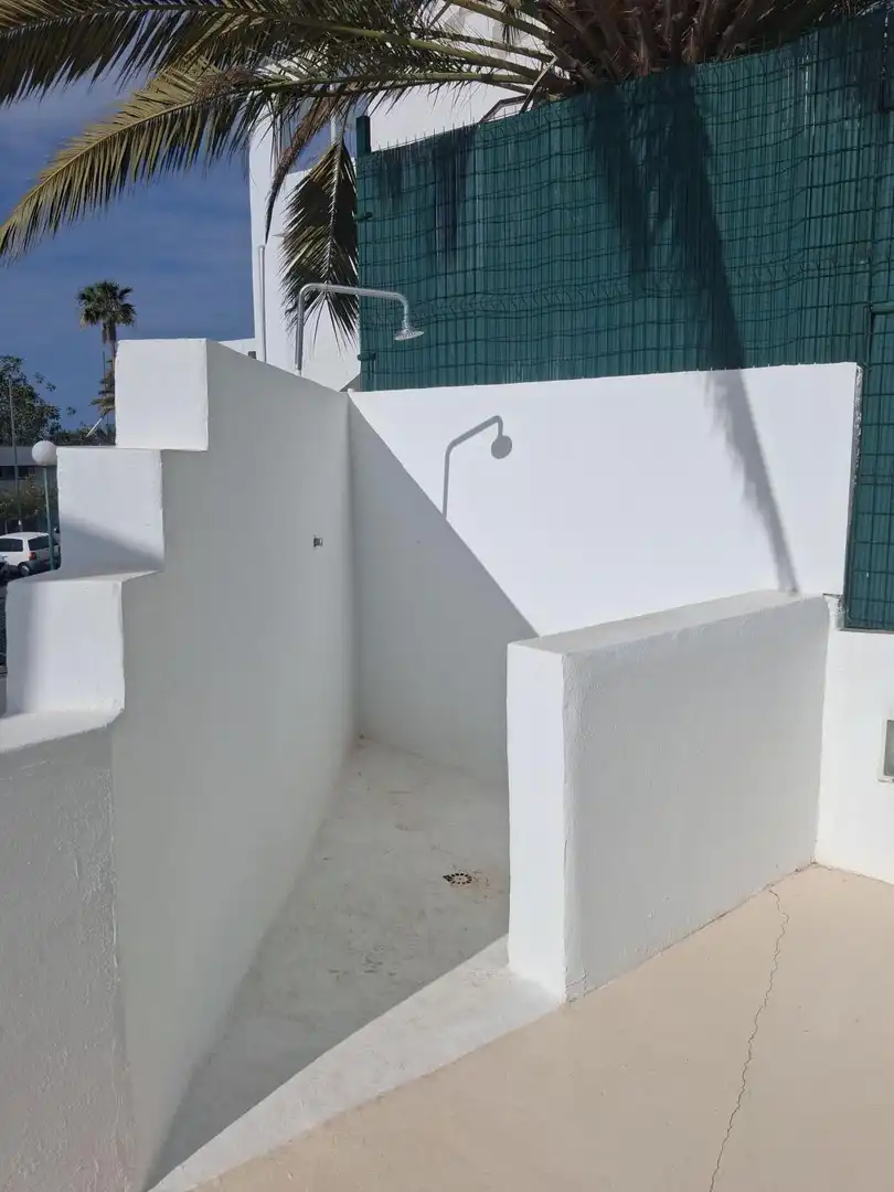 Vista exterior de Apartamento de alquiler en San Bartolomé de Tirajana con Terraza, Amueblado y Piscina comunitaria