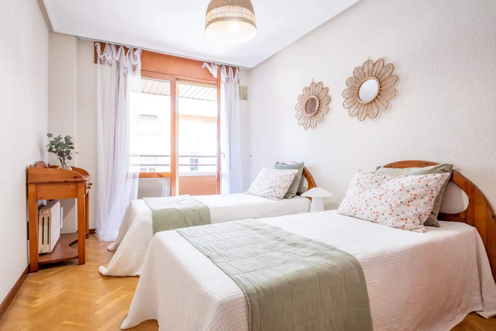 Bedroom of Flat for sale in Zaragoza  with Air Conditioner, Heating and Terrace