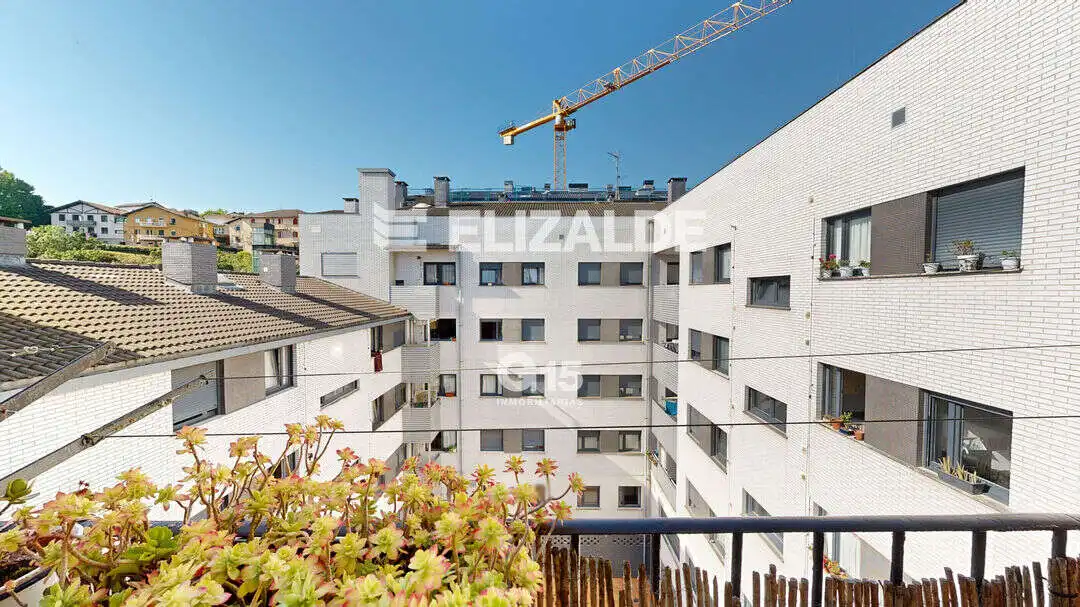 Vista exterior de Piso en venta en Donostia - San Sebastián  con Calefacción, Trastero y Balcón