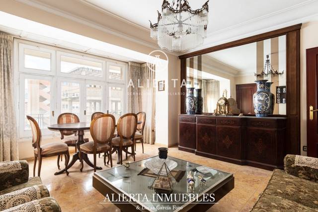 Piso en Venta en de Almagro en Doctor Cerrada