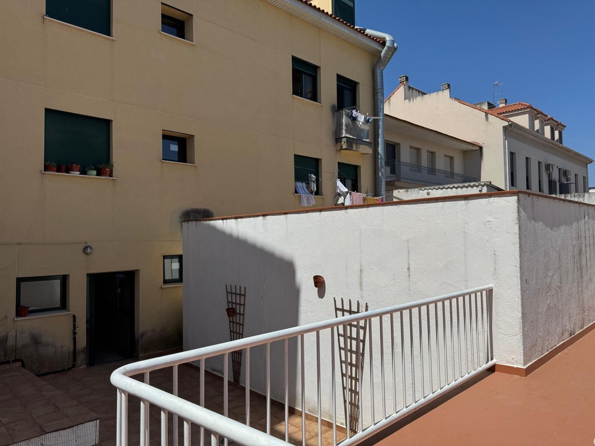 Exterior view of Flat for sale in Aranjuez  with Air Conditioner, Heating and Balcony