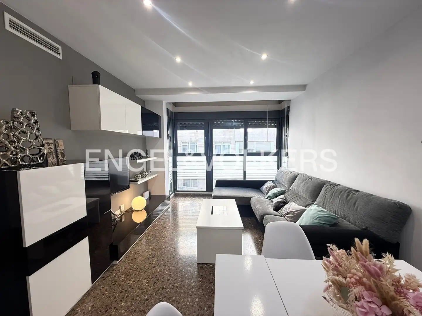 Living room of Flat for rent in Paiporta  with Air Conditioner and Heating