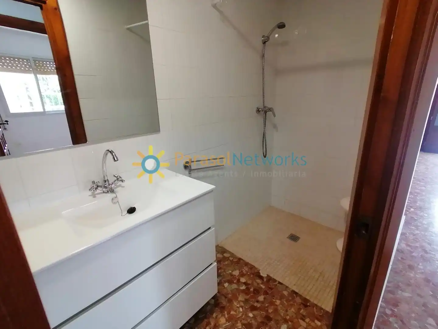 Baño de Apartamento de alquiler en Oliva con Terraza y Horno