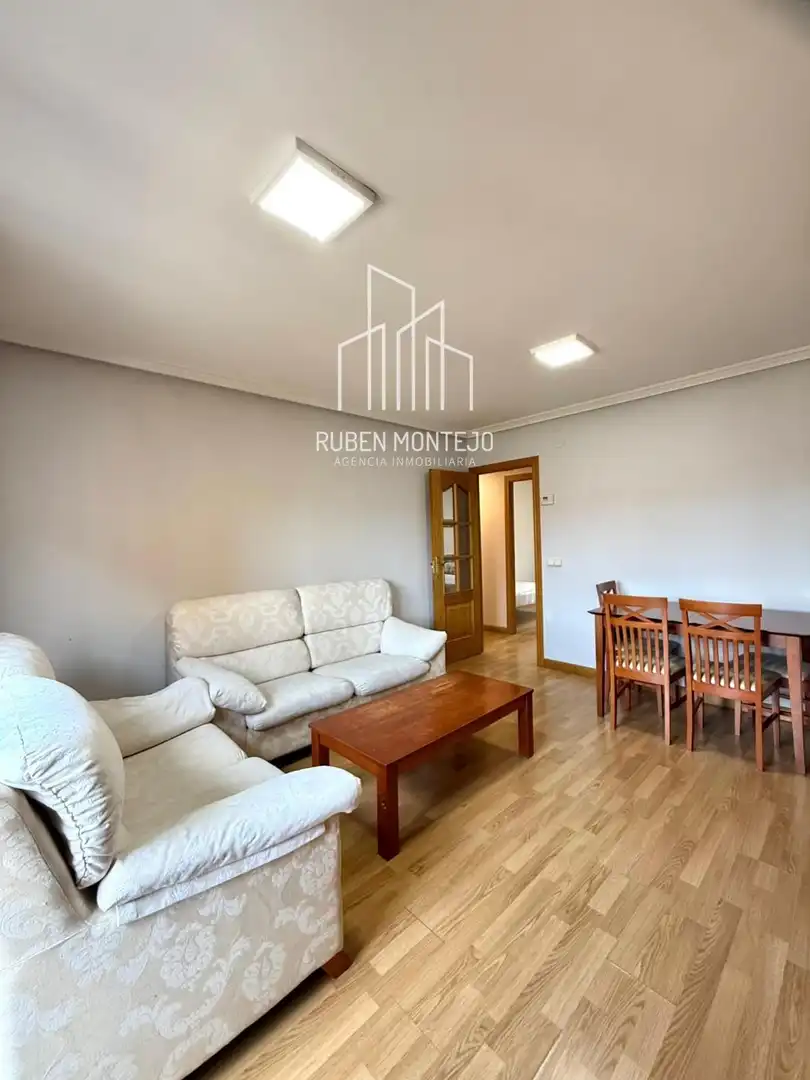 Vista exterior de Piso en venta en Salamanca con Calefacción, Terraza y Amueblado