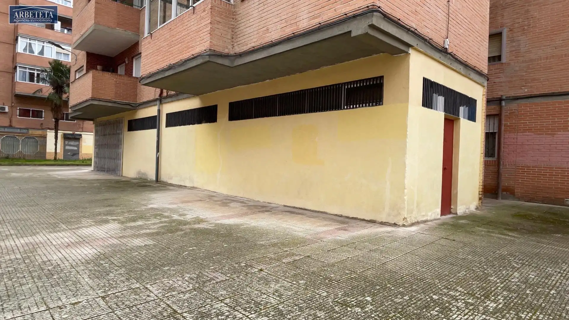 Vista exterior de Local de alquiler en Guadalajara
