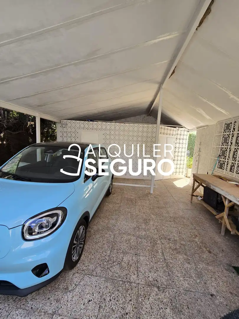 Parking of Houses for rent in Nuevo Baztán  with Air Conditioner, Heating and Terrace