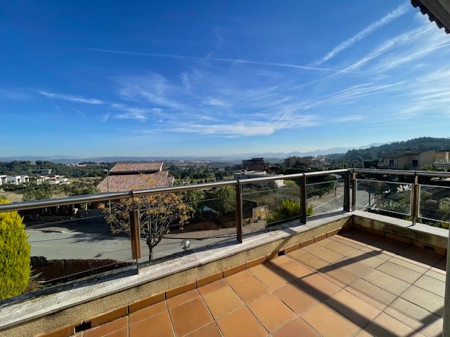 Terrace of House or chalet for sale in Sant Esteve Sesrovires  with Air Conditioner, Heating and Private garden