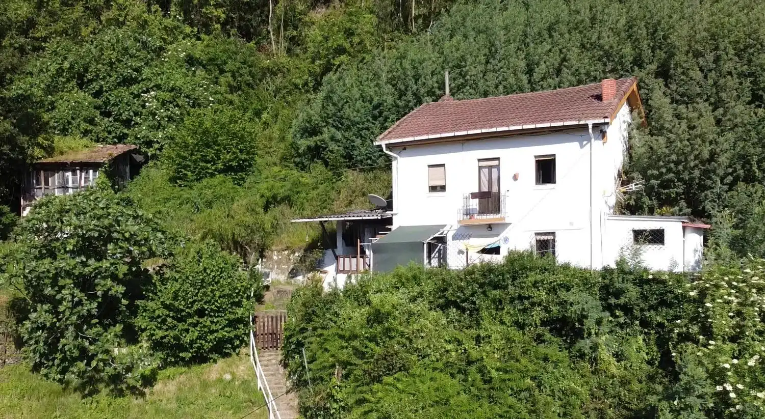 Vista exterior de Casa o chalet en venta en Mieres (Asturias) con Calefacción, Jardín privado y Terraza