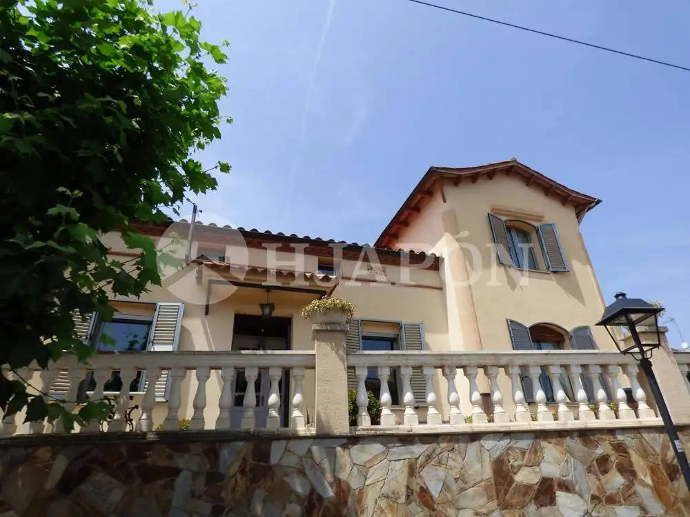 Vista exterior de Casa o xalet en venda en Teià amb Calefacció, Jardí privat i Terrassa