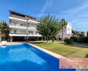 Swimming pool of Flat to rent in Sitges  with Air Conditioner, Heating and Private garden